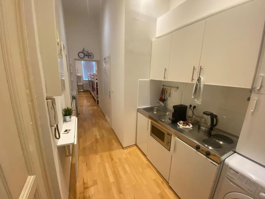 Cozy Appartm With + Airport/City Center Connection Apartment Vienna Luaran gambar